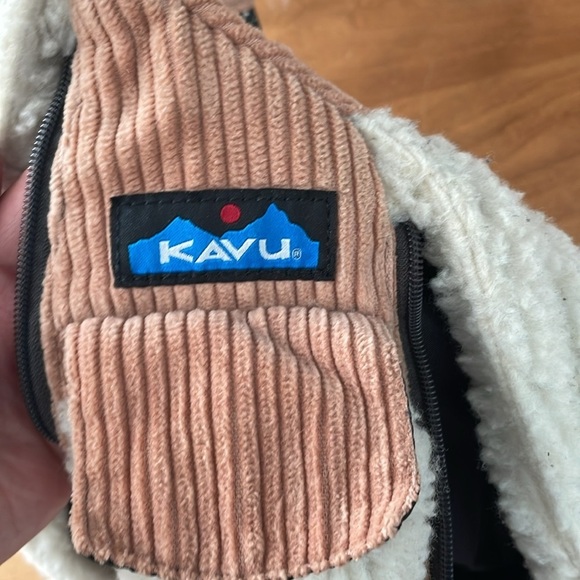 KAVU Polar Rope Snug Sling Crossbody Blush Cloud Fleece Polyester Backpack Bag main image 4